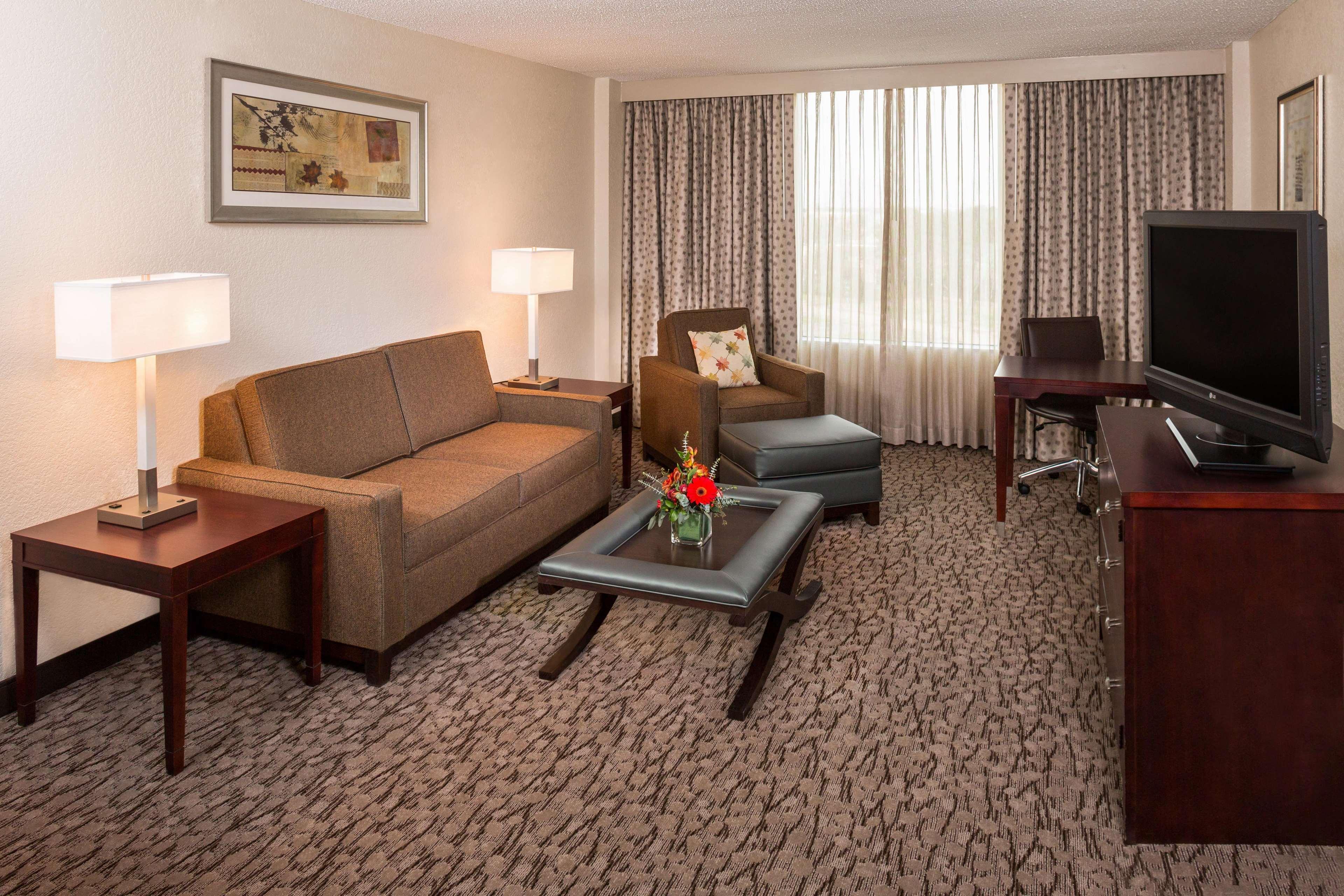 Doubletree By Hilton Lafayette Exterior foto